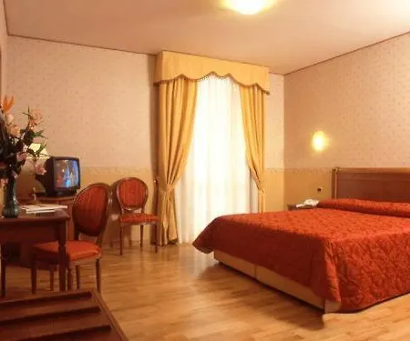 Hotel Holiday Sul Lago Bolsena Exterior photo
